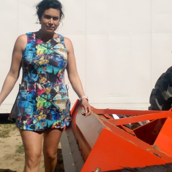 Poshmark - Picture 5 of 8